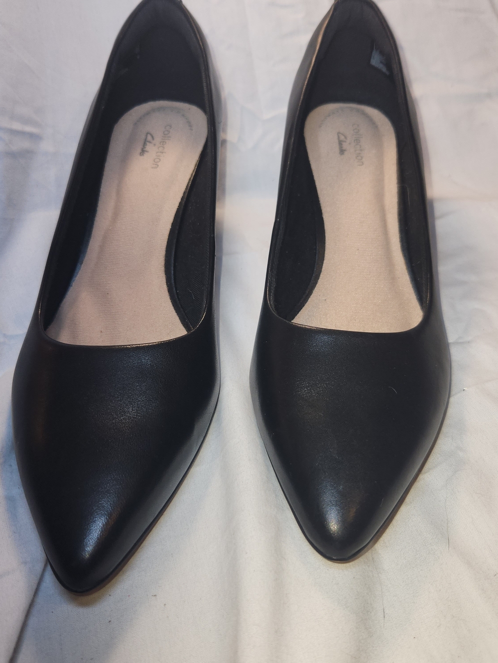 Clarks Women's Black Pointed Toe Slip-On Kitten Heels 10